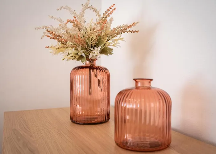 Bright & Spacious Flat W/ Balcony By Host Wise Apartament