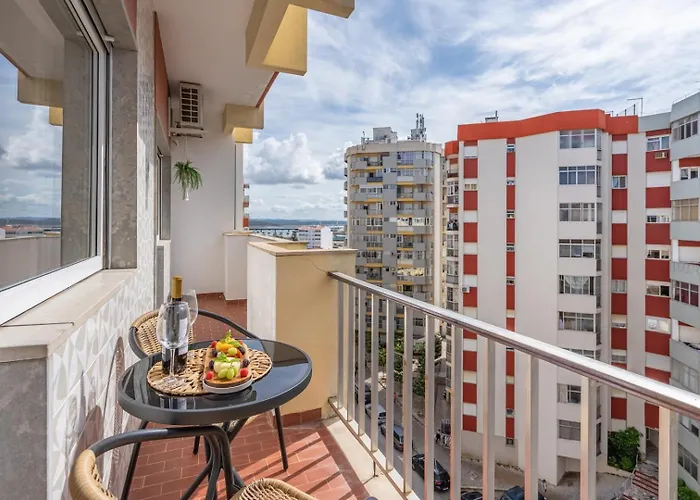 Apartament Bright & Spacious Flat W/ Balcony By Host Wise *