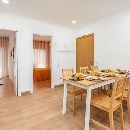 Appartamento Bright & Spacious Flat W/ Balcony By Host Wise