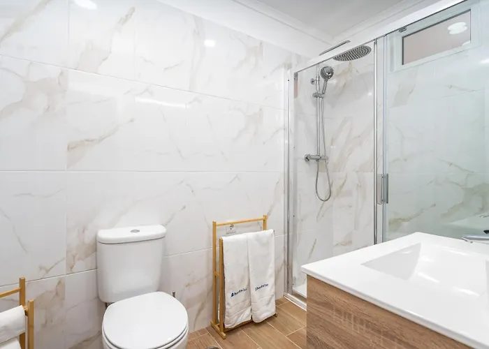 Appartamento Bright & Spacious Flat W/ Balcony By Host Wise *