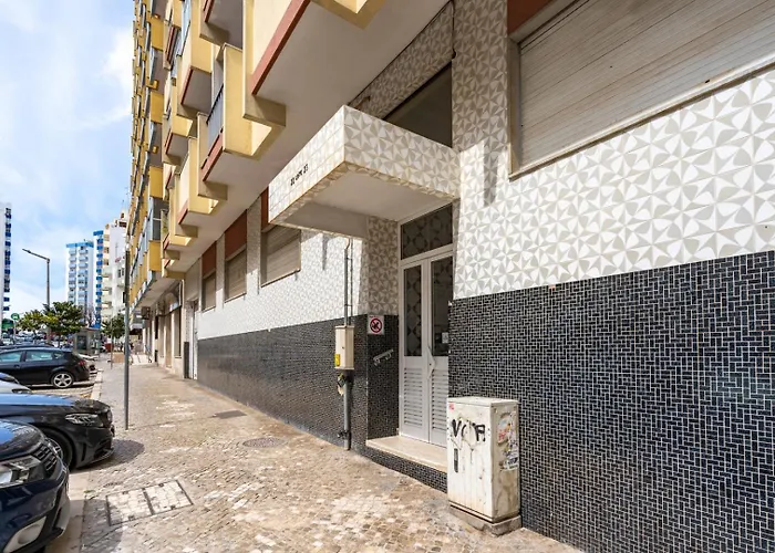 Bright & Spacious Flat W/ Balcony By Host Wise Appartamento Portimão